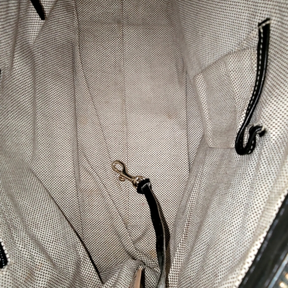 Dooney & Bourke sig satchel - Picture 5 of 6